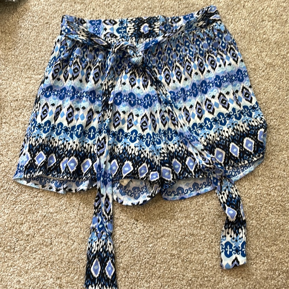 Blue abstract shorts